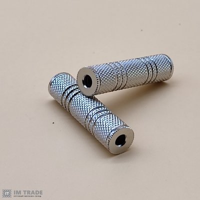 Перехідник 3,5 гнездо / 3,5 гнездо метал. корпус