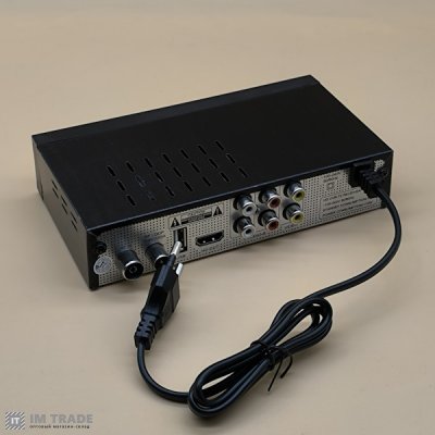 Приставка  DVB-T2 YASINGOLD M 7070